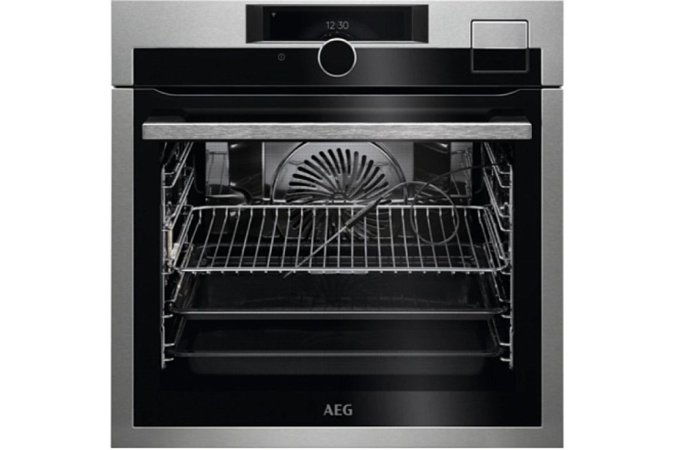 Духовой шкаф AEG BSE998330M