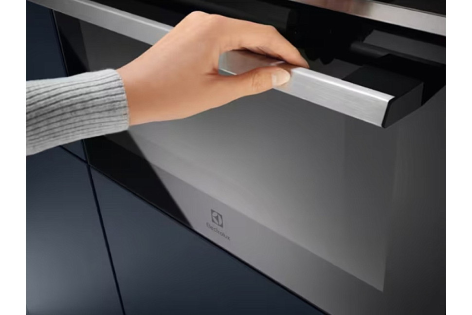 Встраиваемая микроволновая печь Electrolux EVM8E08X