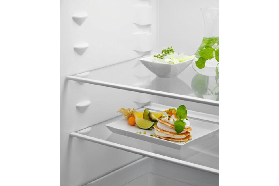 Встраиваемый холодильник Electrolux LND5FE18S